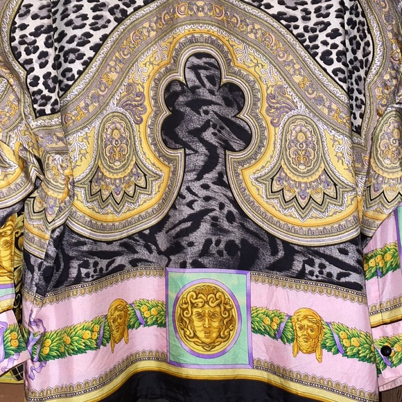 Very Rare Gianni Versace Medusa Head Paisley print silk button down shirt - Picture 7 of 10